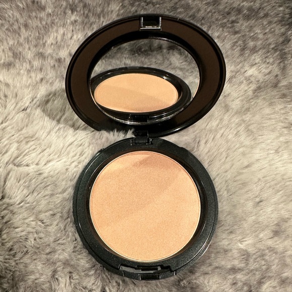 Cover FX Powder Highlighter Moonlight - Picture 3 of 3